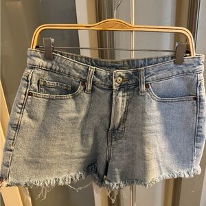 Old Navy branded light-wash denim jeans shorts with frey